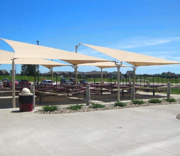 sail shade structure