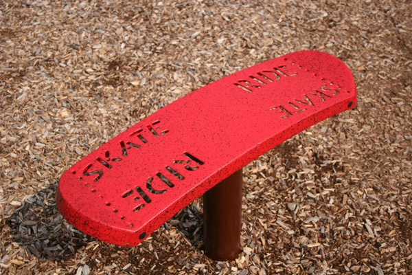 Interactive independent playground equipment