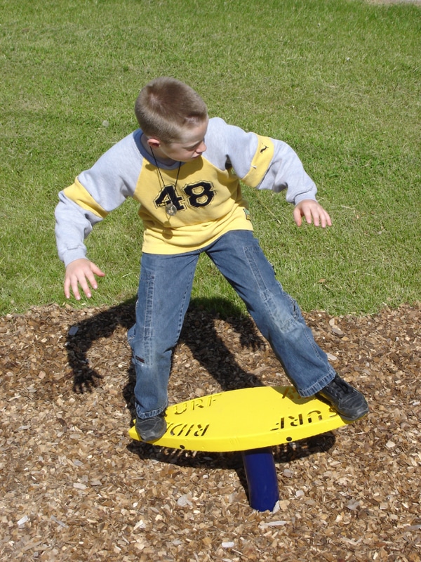 Interactive independent playground equipment